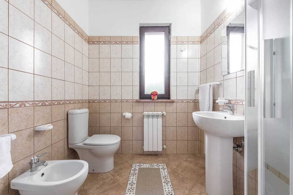 Amazing Detached Villa for 8 Guests Near Stintino