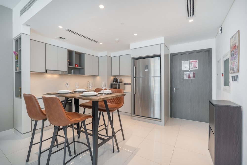 Mesmerizing 2BR in Emaar Beachfront With Sea Views