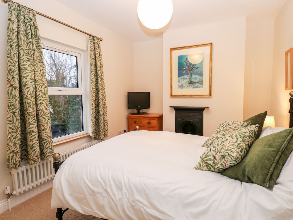 6 Melinda Cottage