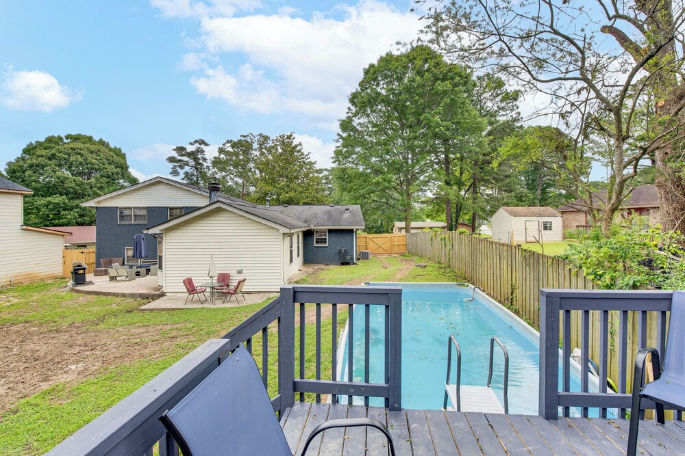 6 Mi to Airport: Riverdale Home w/ Private Pool!