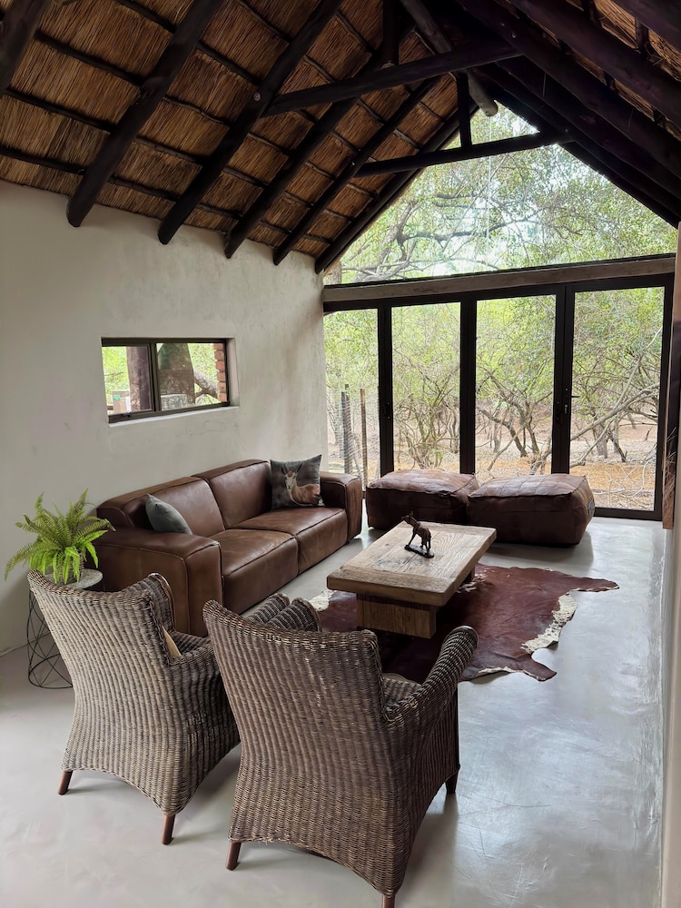 Singwe Private Safari lodge