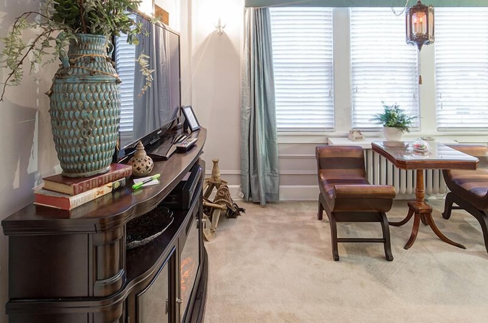 Knob Hill Bed & Breakfast