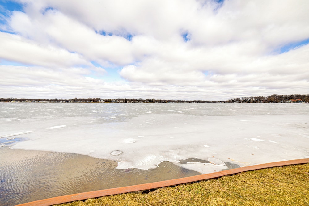 Hot Tub + Fireplace: Waterfront Clark Lake Apt