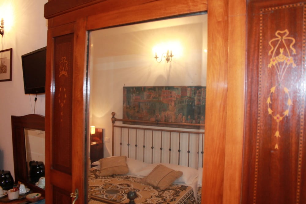 Palazzo Masi view 2