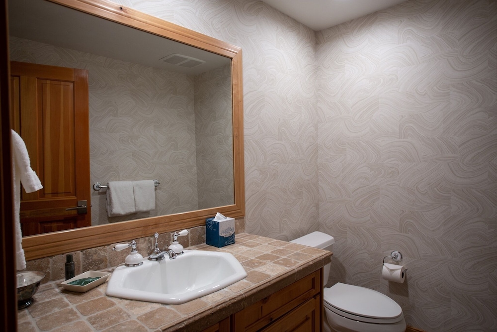 Trail's End Lodge at Deer Valley Resort - Four Bedroom Residence with Space #504 4 Condo