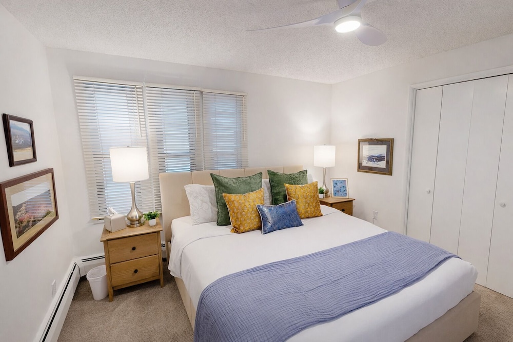 Freshly Updated Condo, Across The Street From The Resort Edel O 2 Bedroom Apts