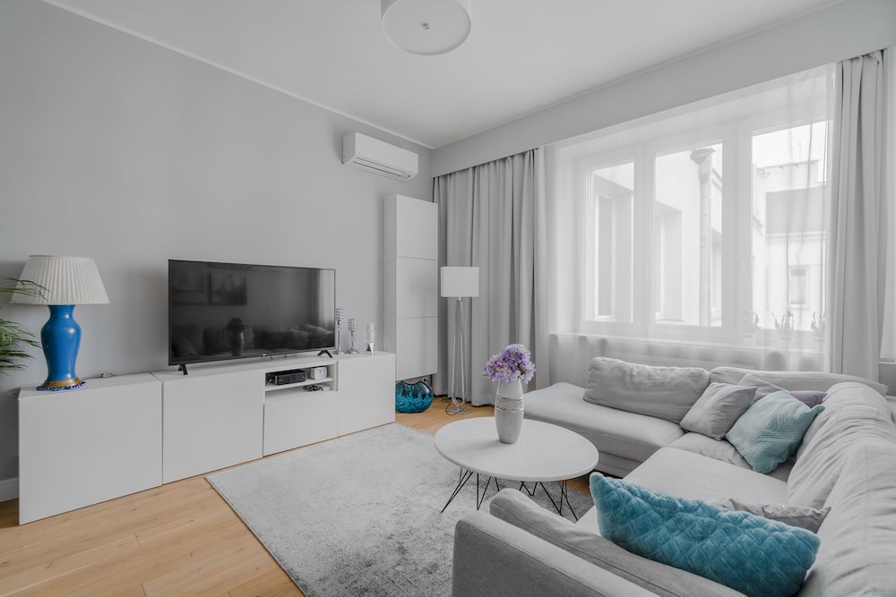 UNIT Centrum deLuX Plac Zbawiciela