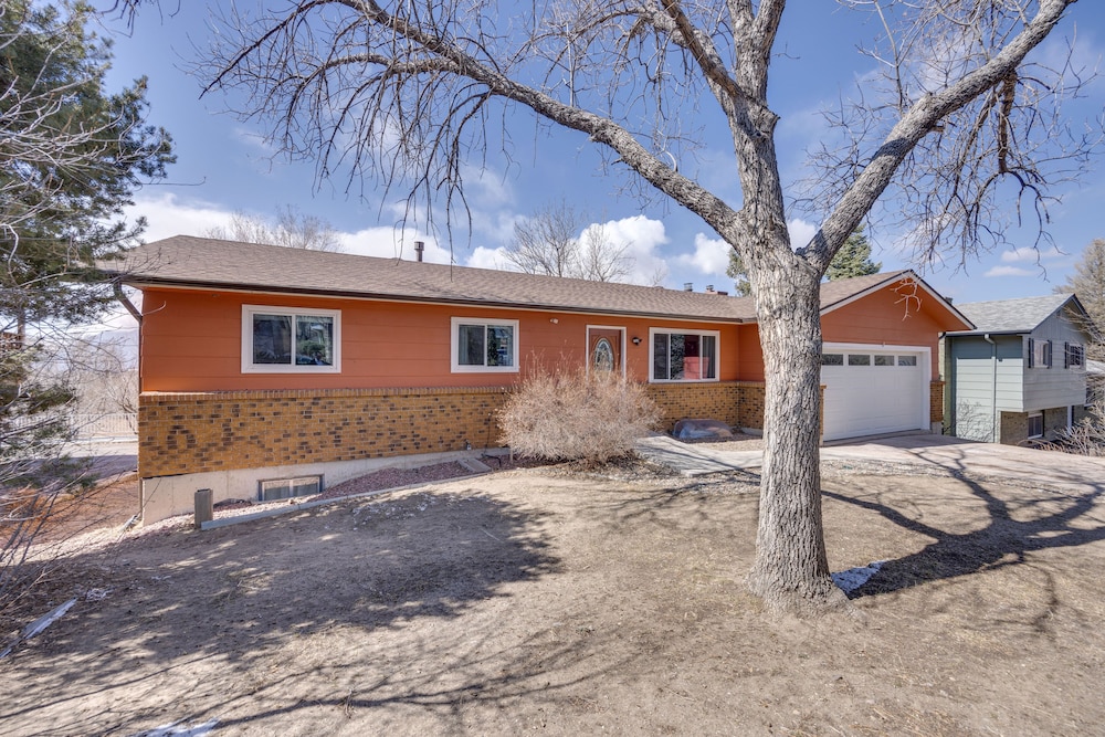 Lovely Colorado Springs Home: Mtn Views & Hot Tub!