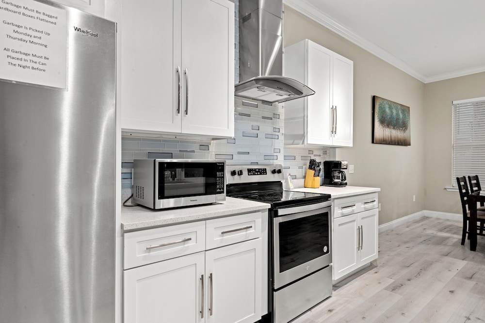 Spacious 4-bed, 3-bath Beach House Sleeps 12 for the Perfect Getaway