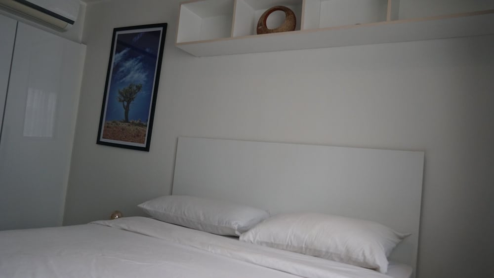 Bright & Breezy -1BR T1 211