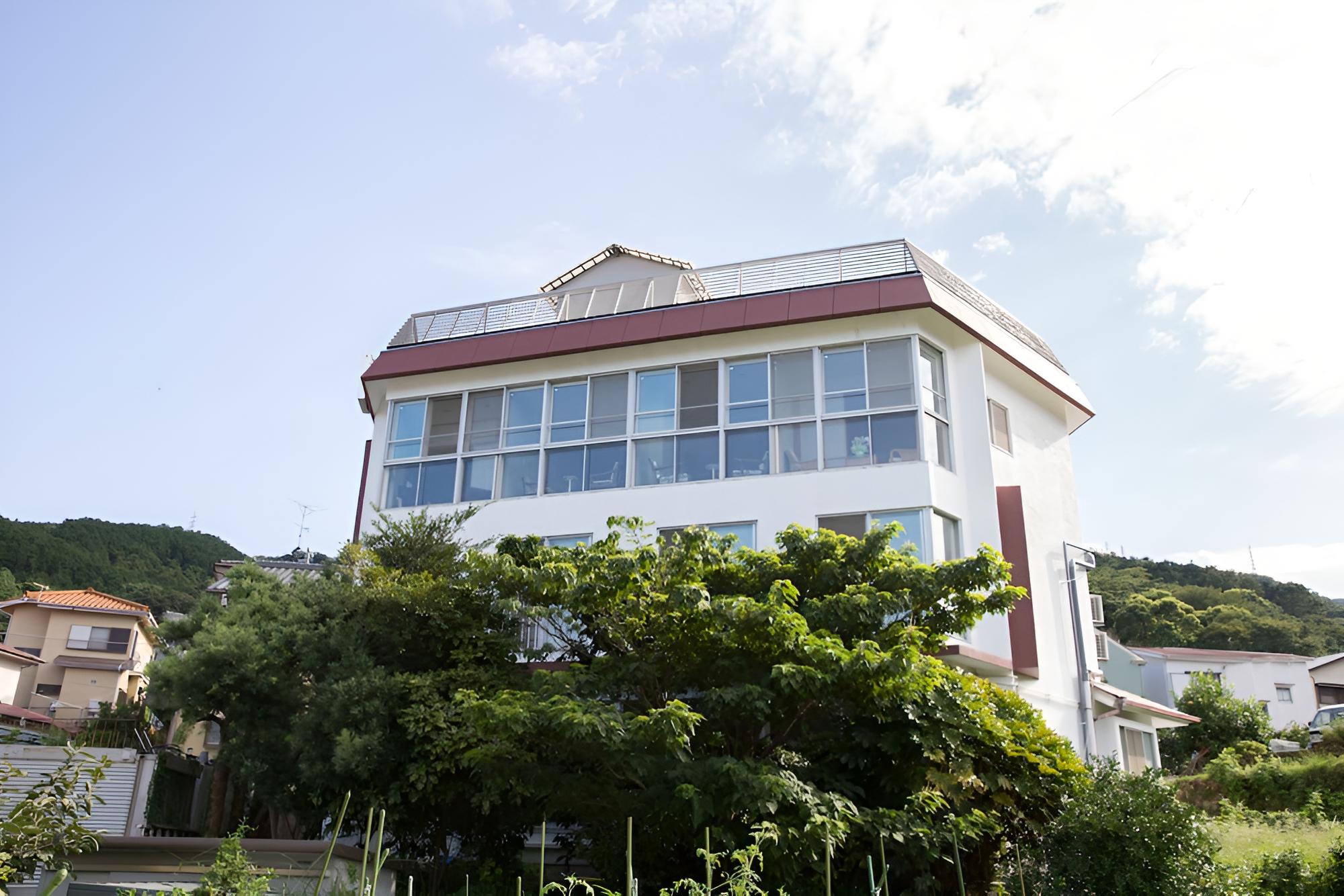 Atami Red House