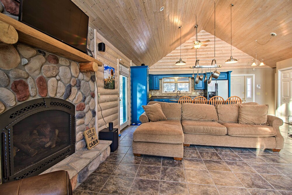 Brainerd Cabin on Camp Lake w/ Boat Slip & Dock!
