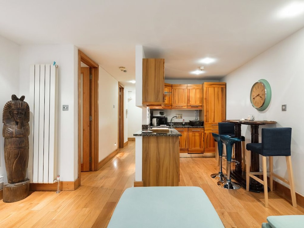 Luxury Kensington Apartment W8