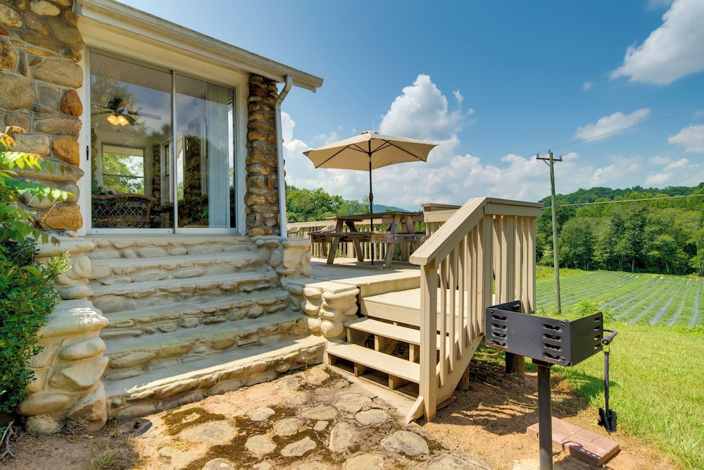 Hike + Explore: Mountain-view Escape in Candler