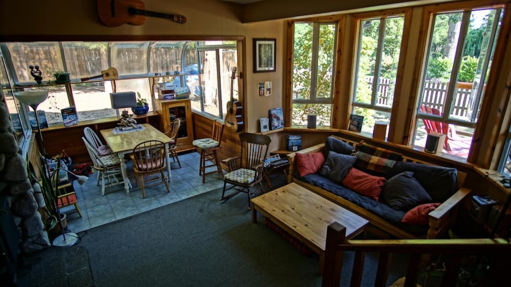 Up The Creek Backpacker's Lodge
