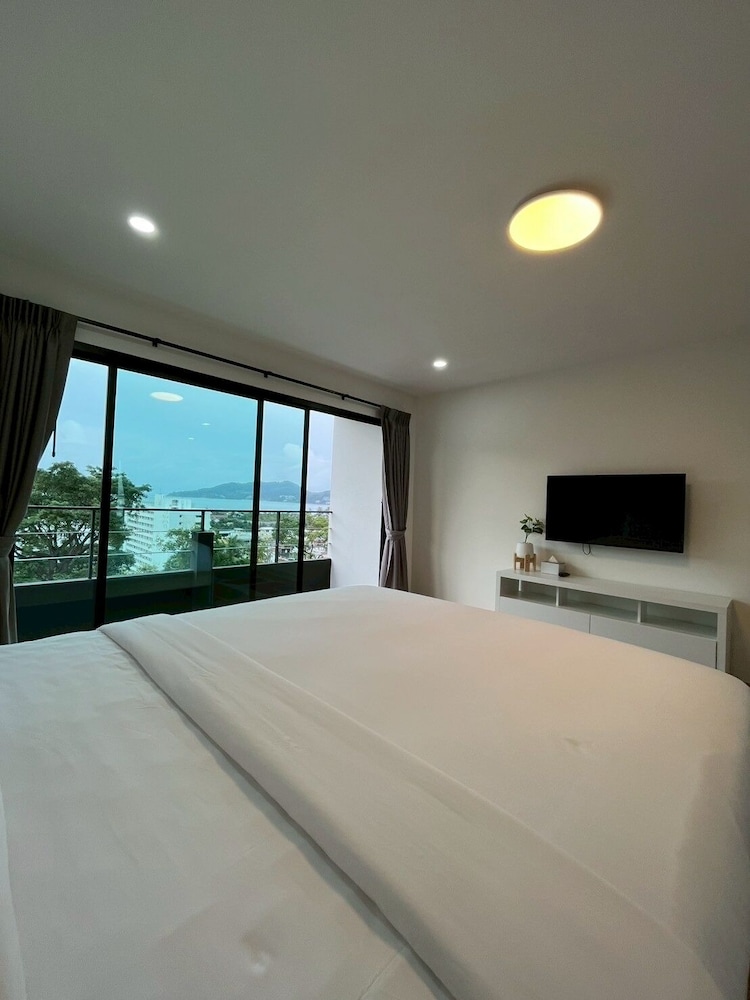Hill Bay Suites