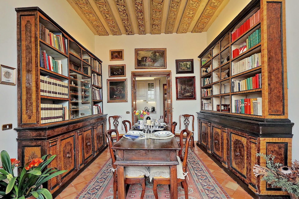 Palazzo Palermo Near the Roman Forum the Perfect Family Oasis in Rome
