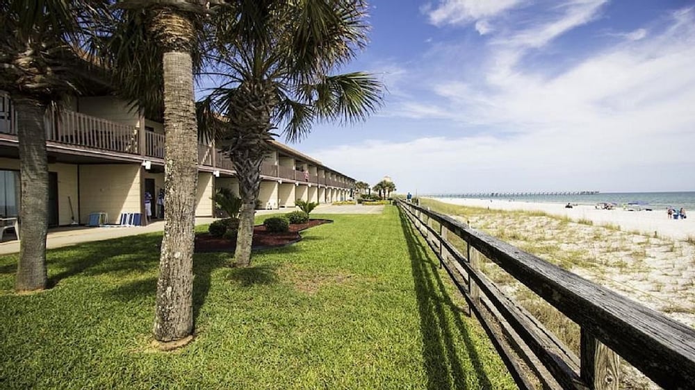Polynesian Village Condominium by Panhandle Getaways