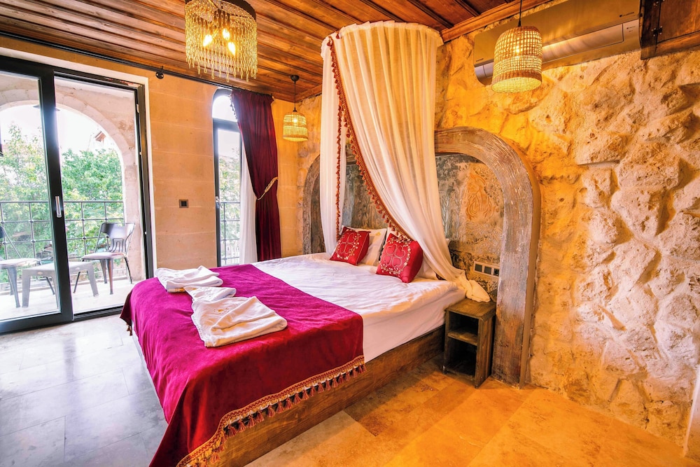 Alika Castle House