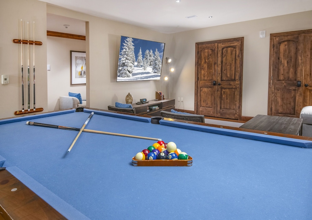 Ritz Carlton Vail #402 4 Bedroom Condo