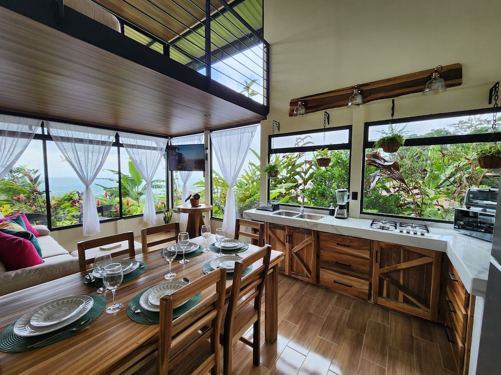 Cabañas Caeli, El Colibri, NEW La Fortuna Rainforest Cabin w Panoramic Views