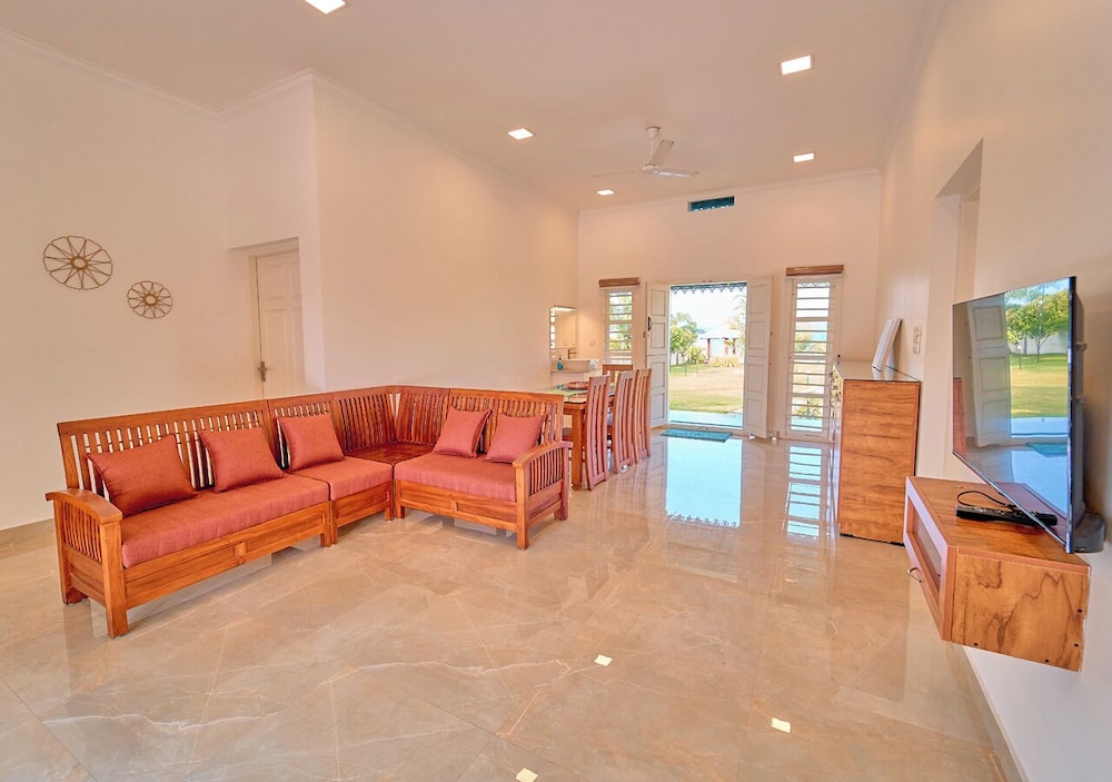 Ashtamudi Lake Villa by VOYE HOMES
