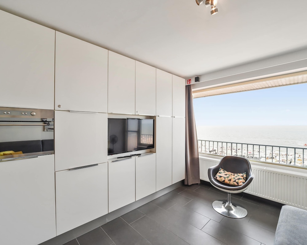 Spacious Studio With sea View