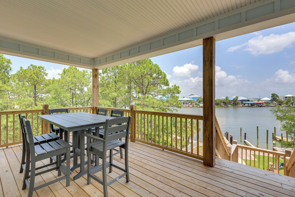 Luxe Family Condo w/ Gulf View in Dauphin Island!