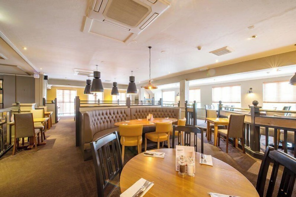 Premier Inn Cardiff West — photo 19
