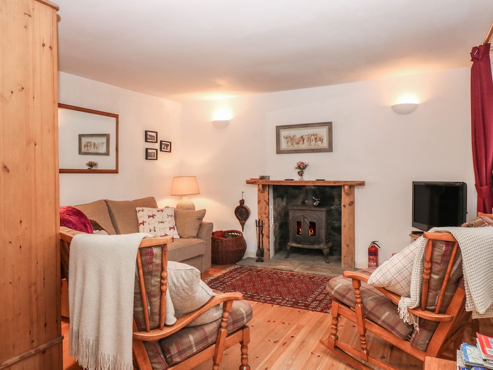 Creag Mhor Cottage view 3