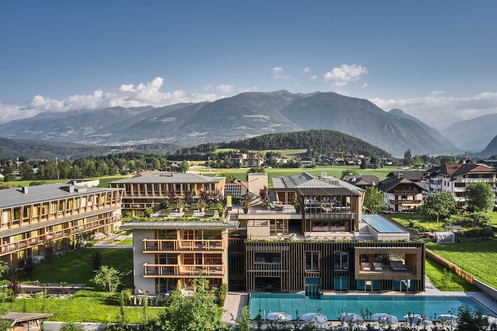 Hotel Falkensteiner Hotel Kronplatz - The Leading Hotels of the World - Image 1