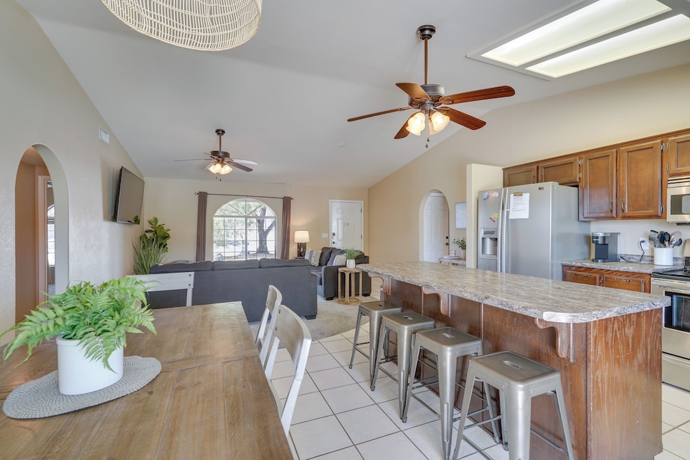 Havasu Paradise w/ Private Pool, Hot Tub & Casita!