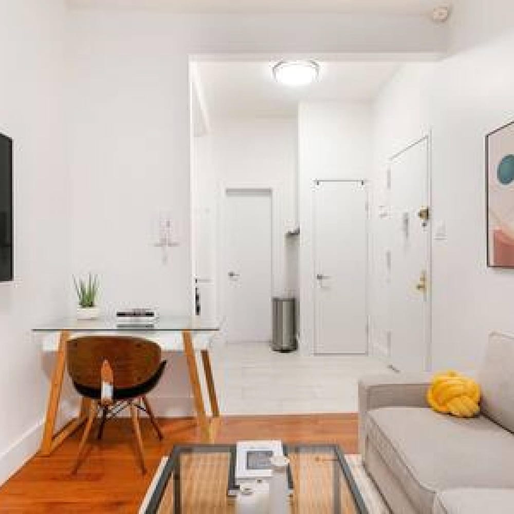 444-1c New Studio in Hell s Kitchen