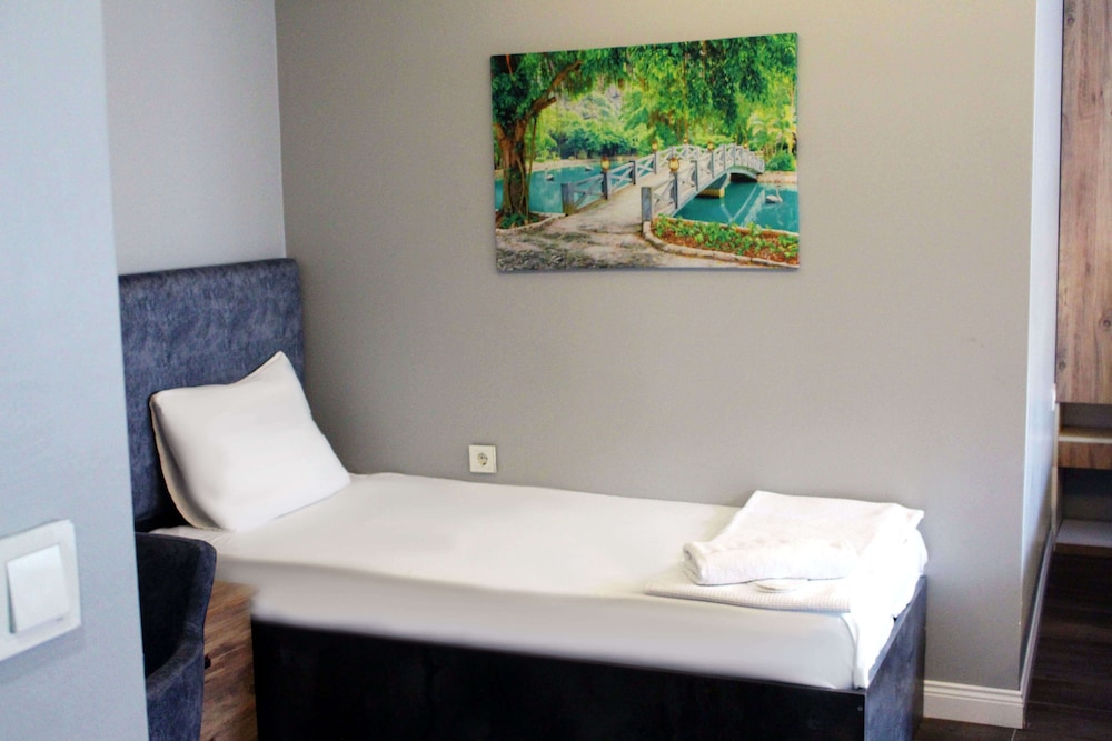 Big Life Otel - Image 6