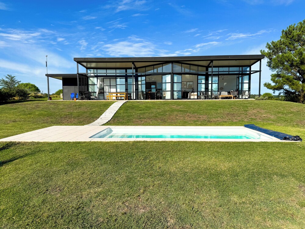 La Casa de Cristal by Puerto Dijama