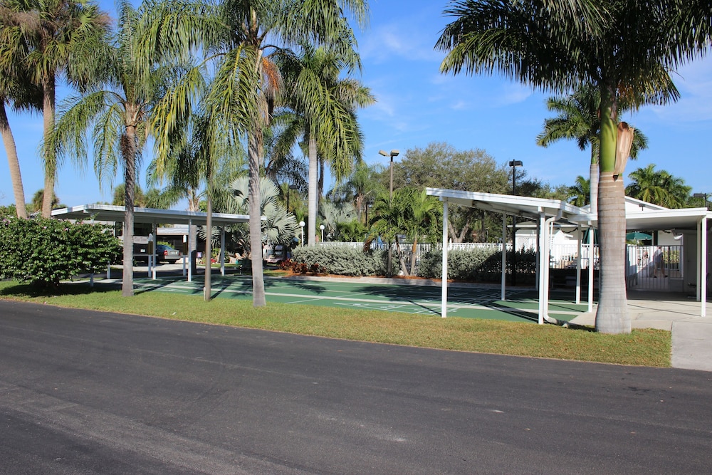 Groves RV Resort