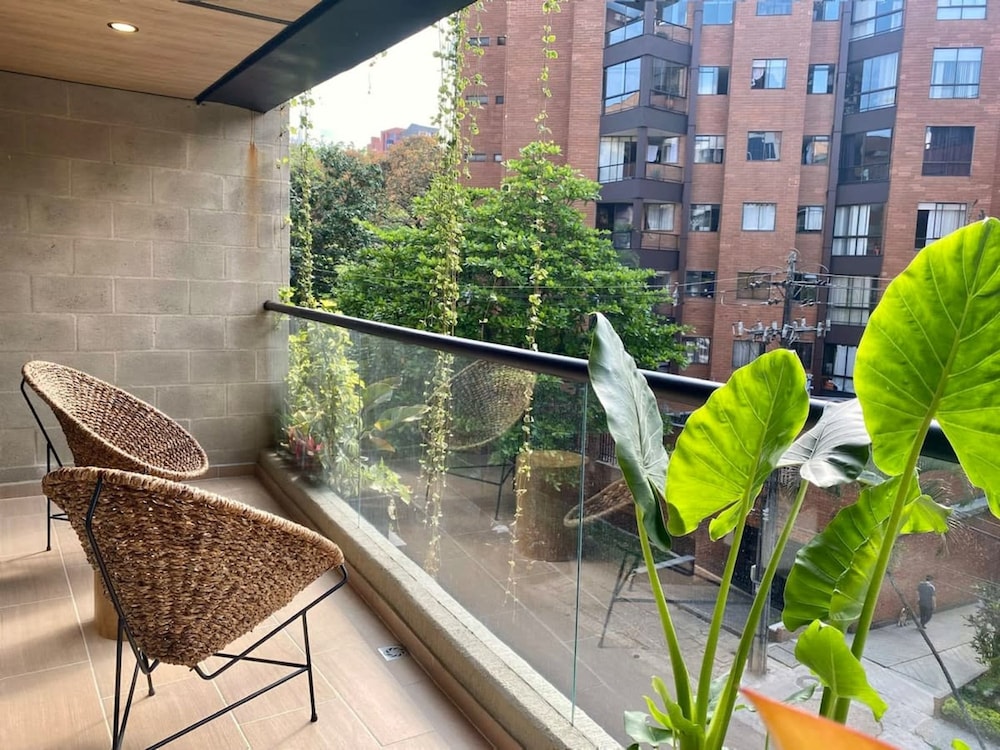 w Beautiful 3BR w Terrace n AC in Laureles