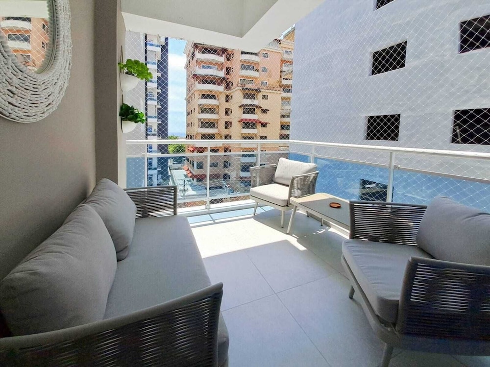 Enjoy Stylish 3br 3, 5b Stylish, Downtown Ocean View