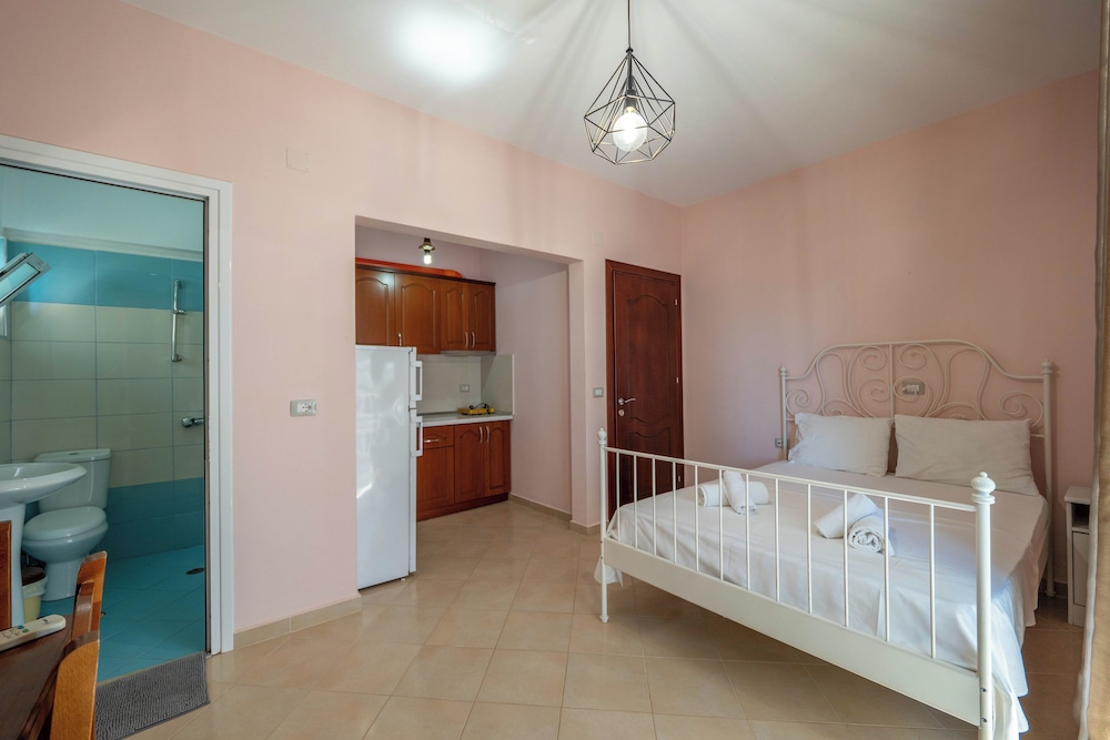 Sunny Villa