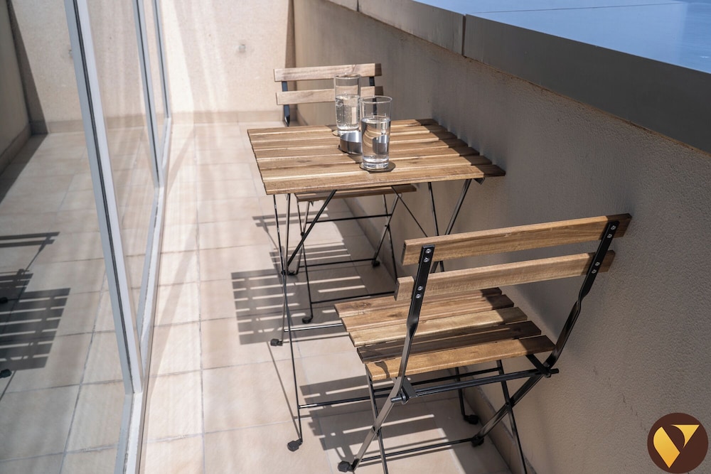 Vogue Business Bay Walkable to Dubai Mal
