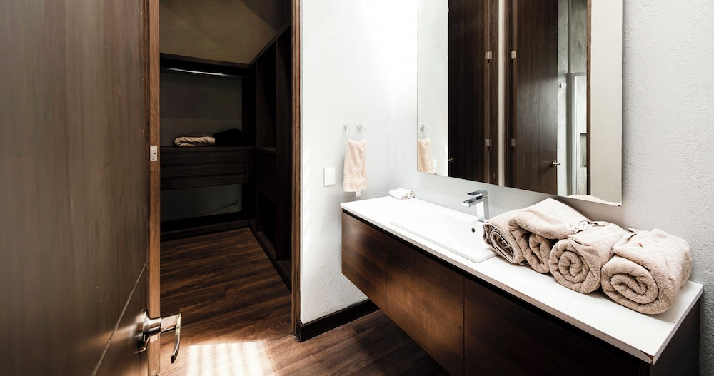 Pedacito de Lago - Lakeview Home