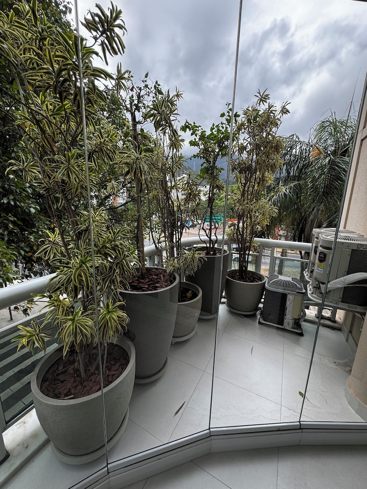Duplex Leblon com Garagem Vista Cristo - 2 Quartos