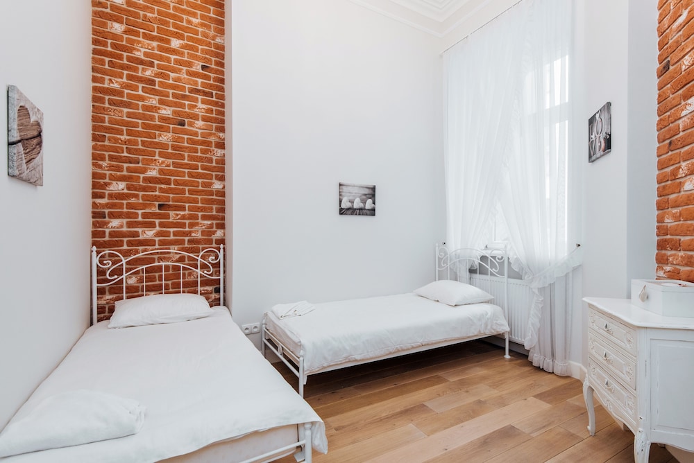 EchoDom 3 Apartments