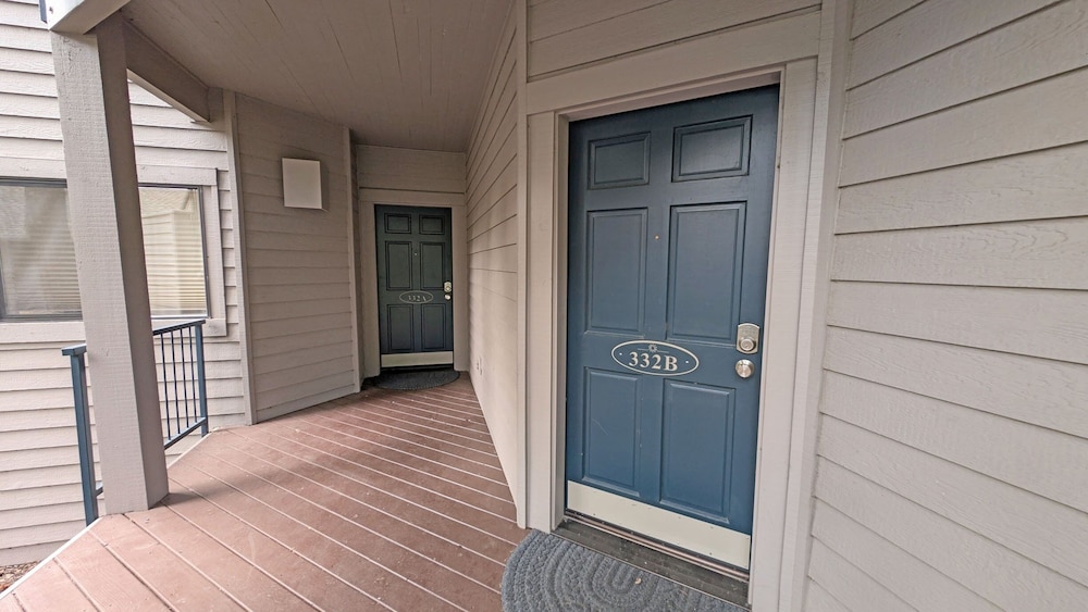 Mt Bachelor Village 332 B 1 Bedroom Condo