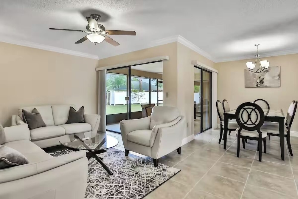 Renovated 3BR Dog Friendly Pond View W/D