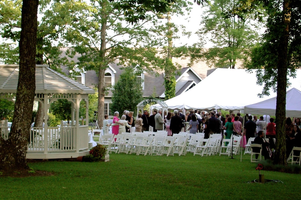 Monterey Vacations - Garden Inn Bed  Breakfast at Bee Rock - Property Image 12