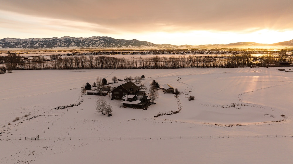 Gallatin River Lodge