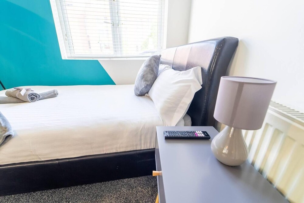 Cosy Spacious Studio Available view 2