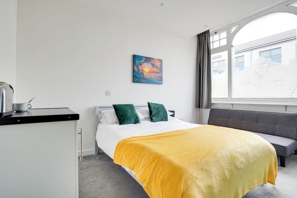 Homesly Guest Rooms - Self Checkin
