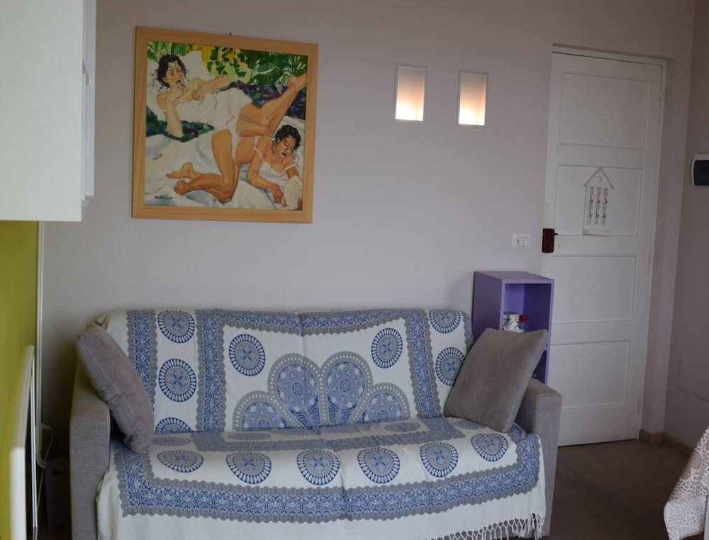Apartment in Juan-les-pins Near Sandy Beaches